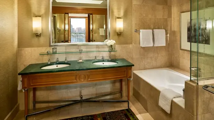 Deluxe Room – King Bed