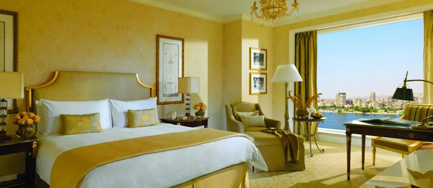 Deluxe Room – King Bed