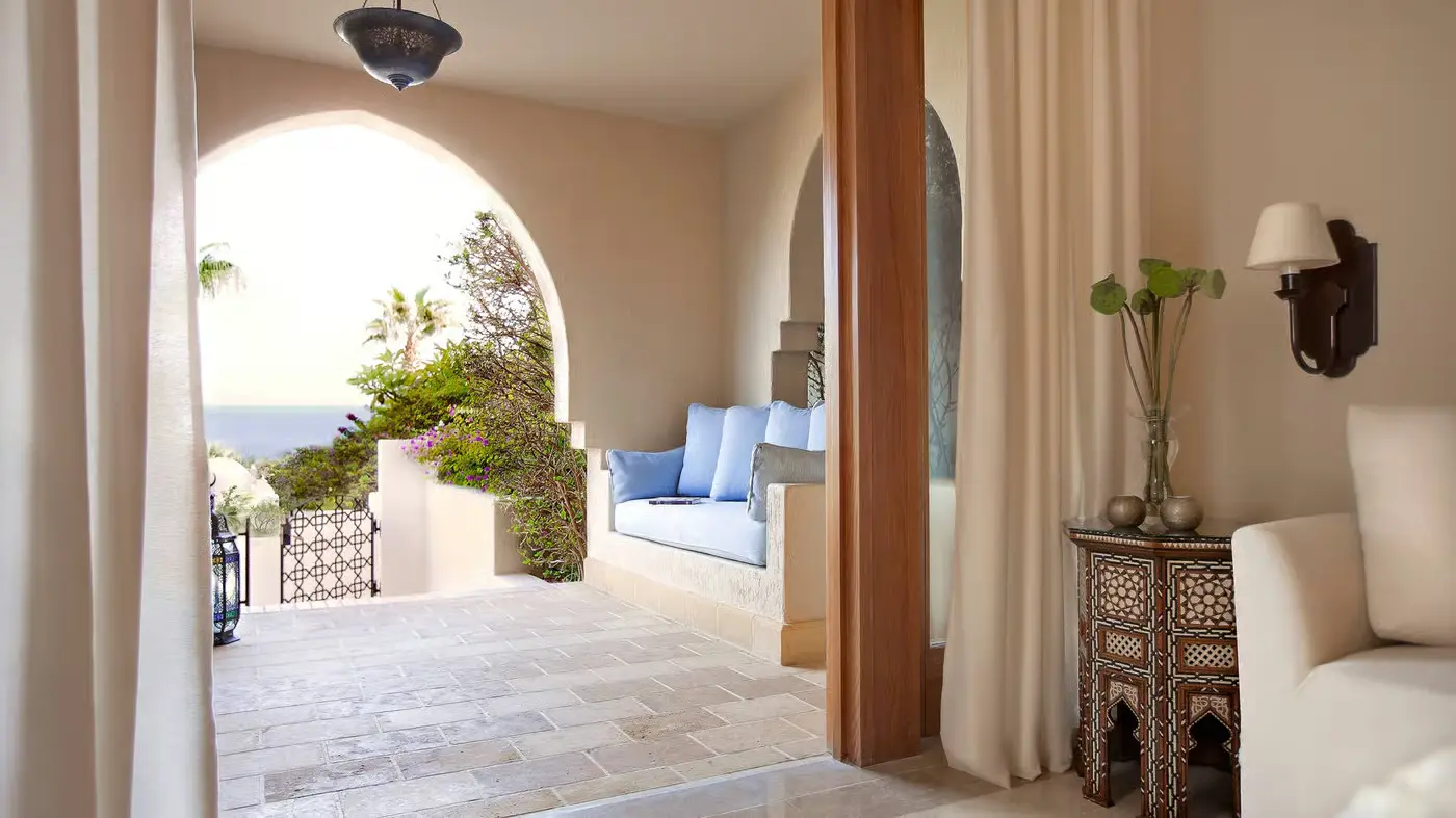 Deluxe King Room with Sea View