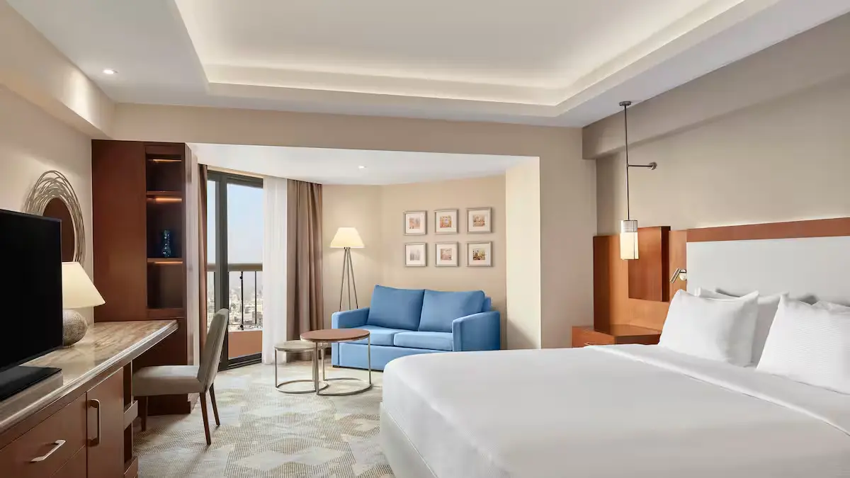 Deluxe King Room with City View