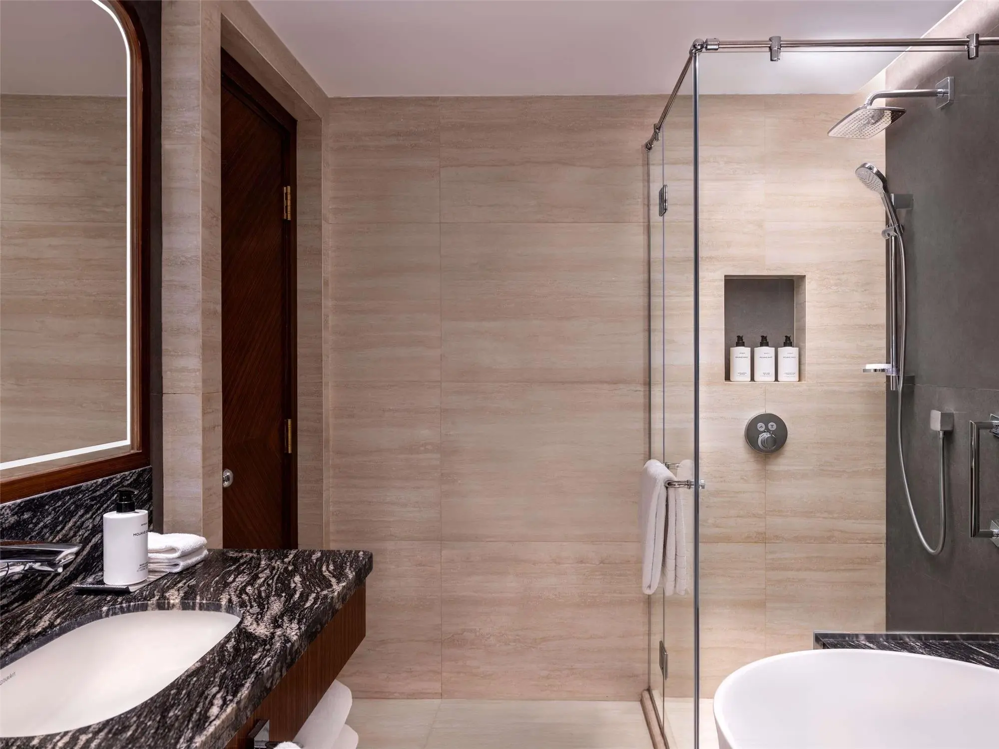 Deluxe King Room with Nile View